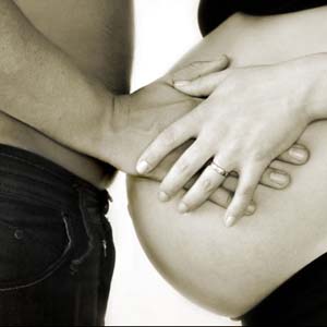 naked pregnant belly couple 300x300